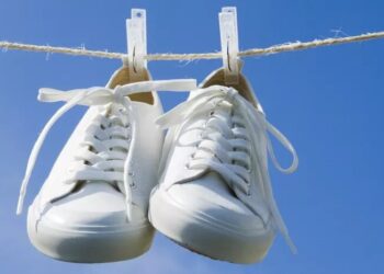 محمد حسین تقوایی زحمت کش یزد ترفند شستشو و شستن کفش پیاده روی اربعین